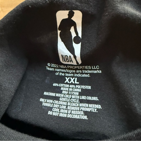 NBA Womens Chicago Bulls Graphic Crop Tee Black All Over Print XXL - Picture 10 of 13